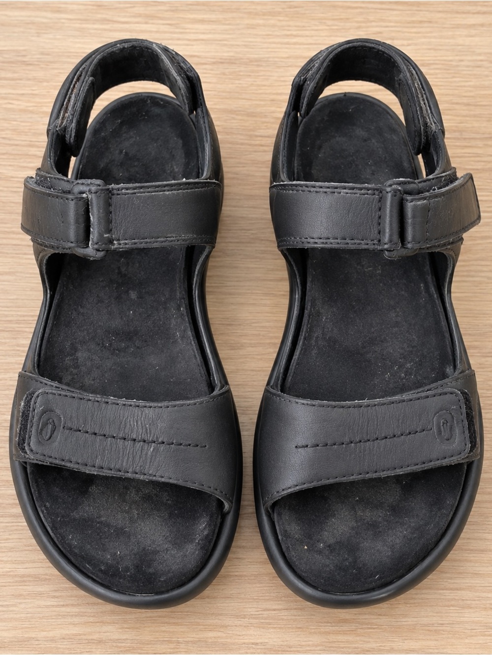 Aravon by New Balance Black Leather 3-Strap Comfort Sandals Women’s 9B